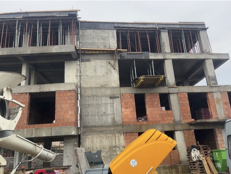 Titan, sector 3, Bucuresti, apartament 50 mp locuibil, terasa 9 mp.